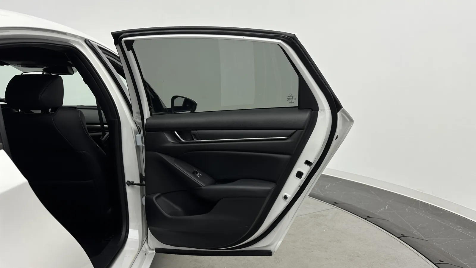 Honda Accord photo 25