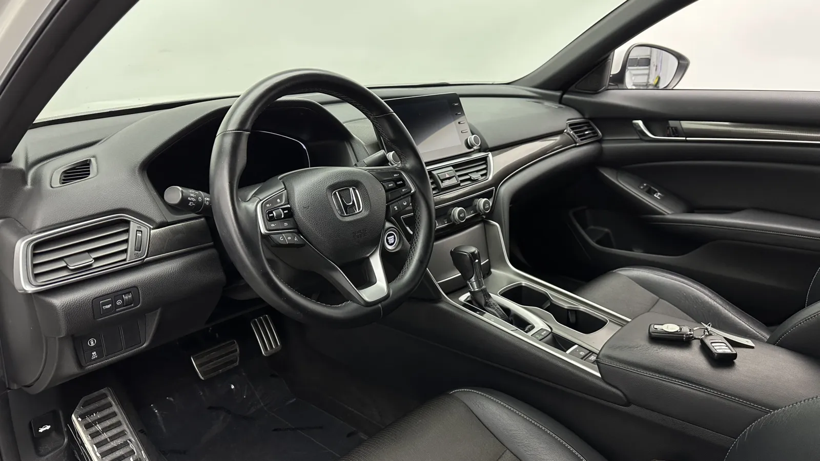 Honda Accord photo 10