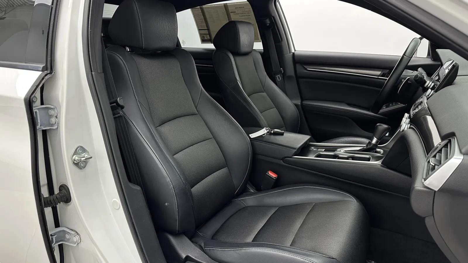 Honda Accord photo 33