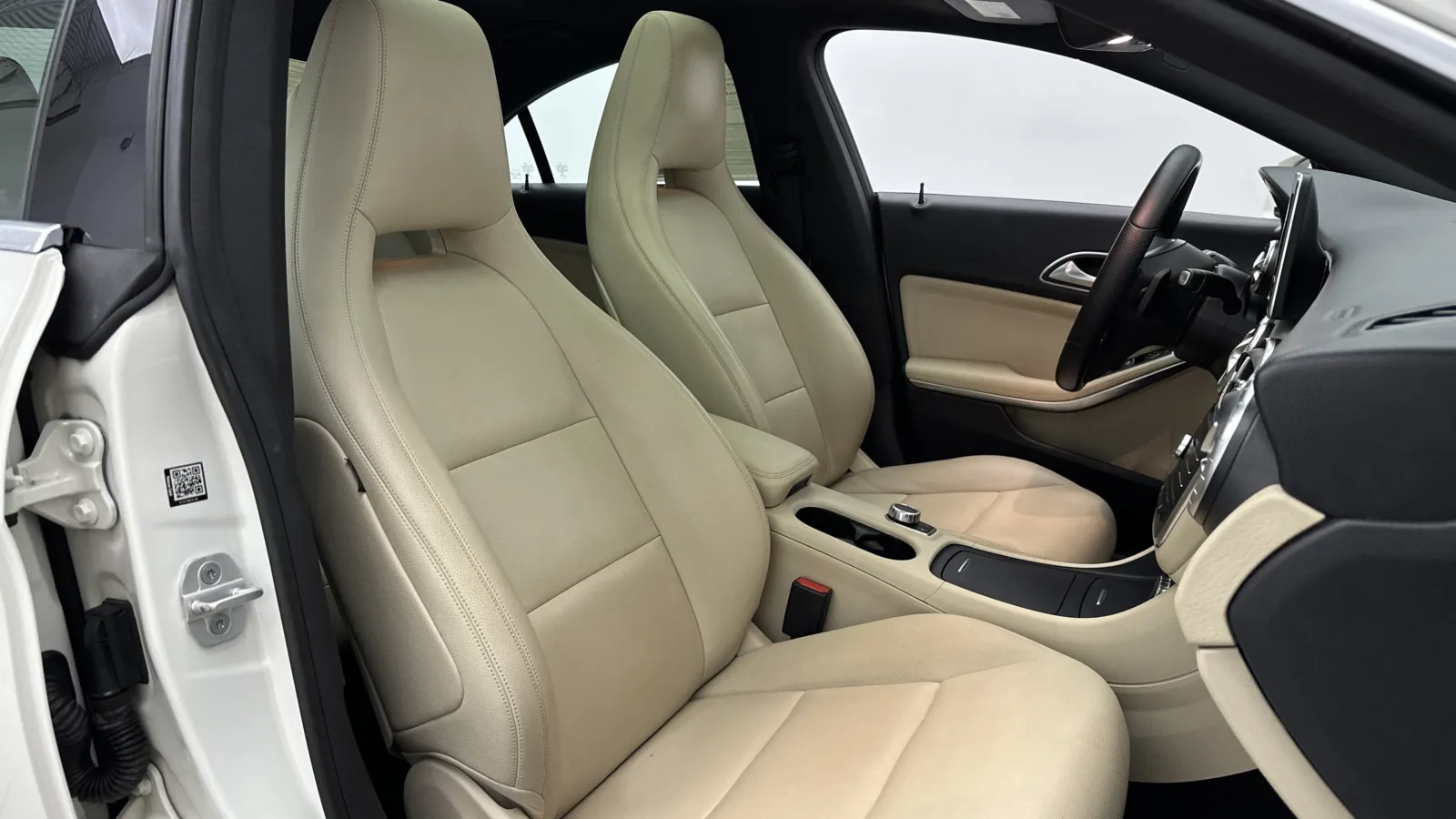 Mercedes-Benz CLA-Class photo 33