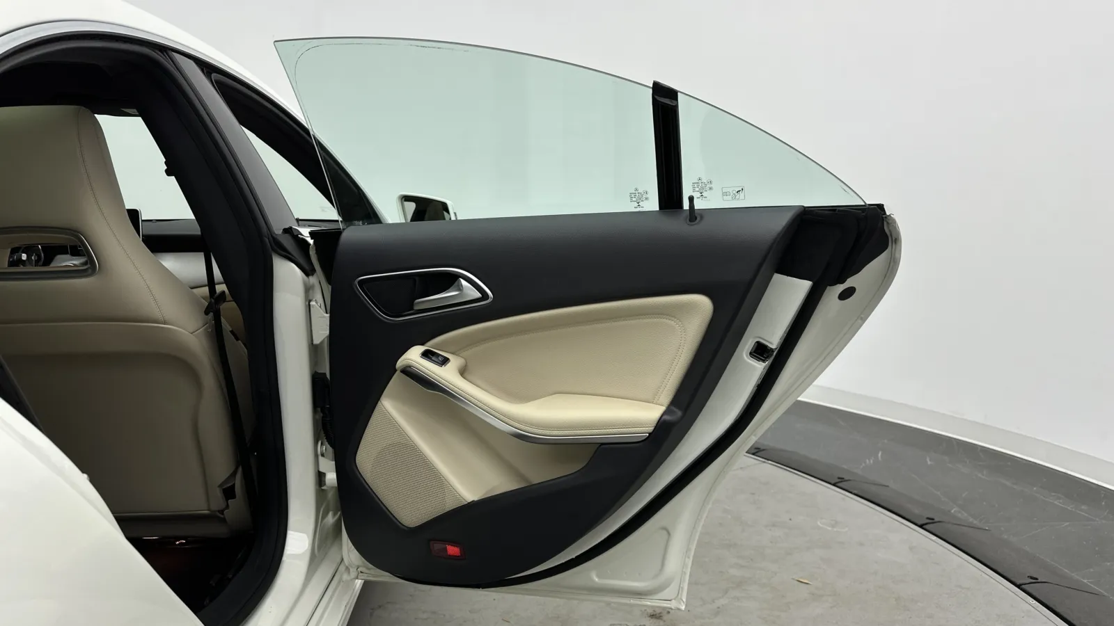 Mercedes-Benz CLA-Class photo 25