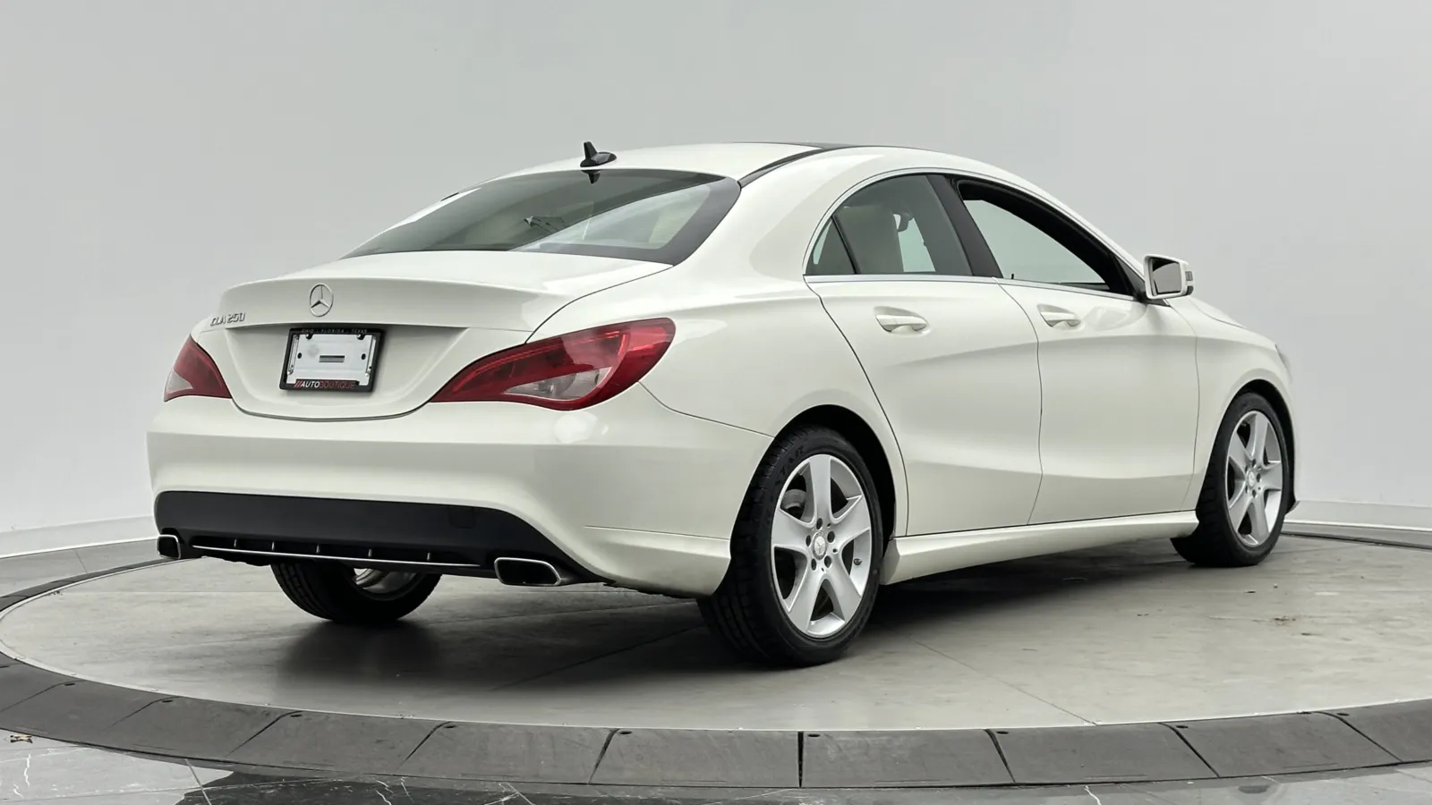 Mercedes-Benz CLA-Class photo 9