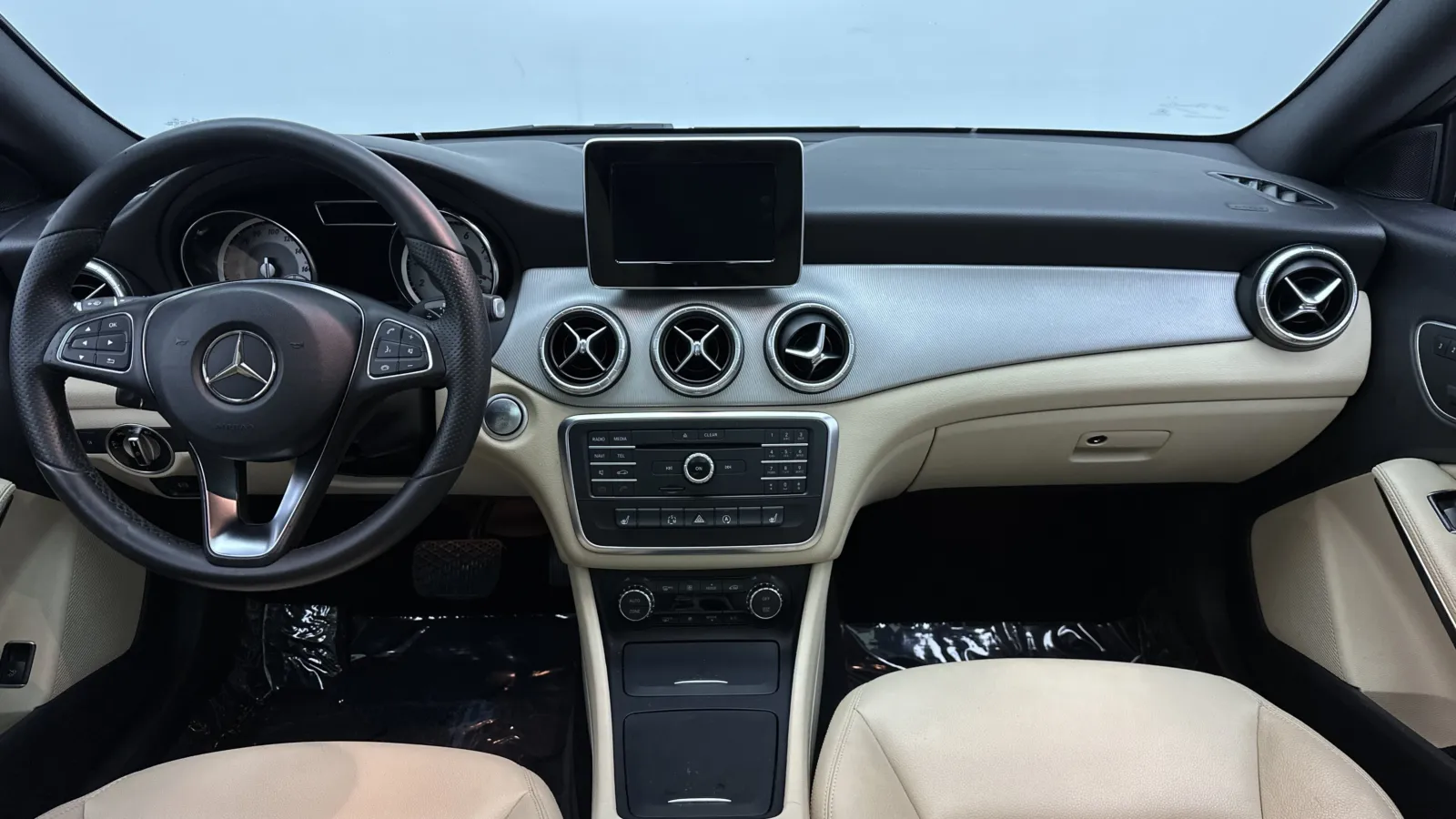 Mercedes-Benz CLA-Class photo 29