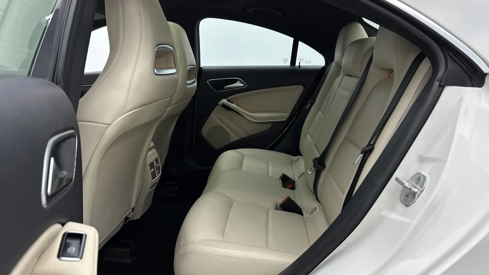 Mercedes-Benz CLA-Class photo 22