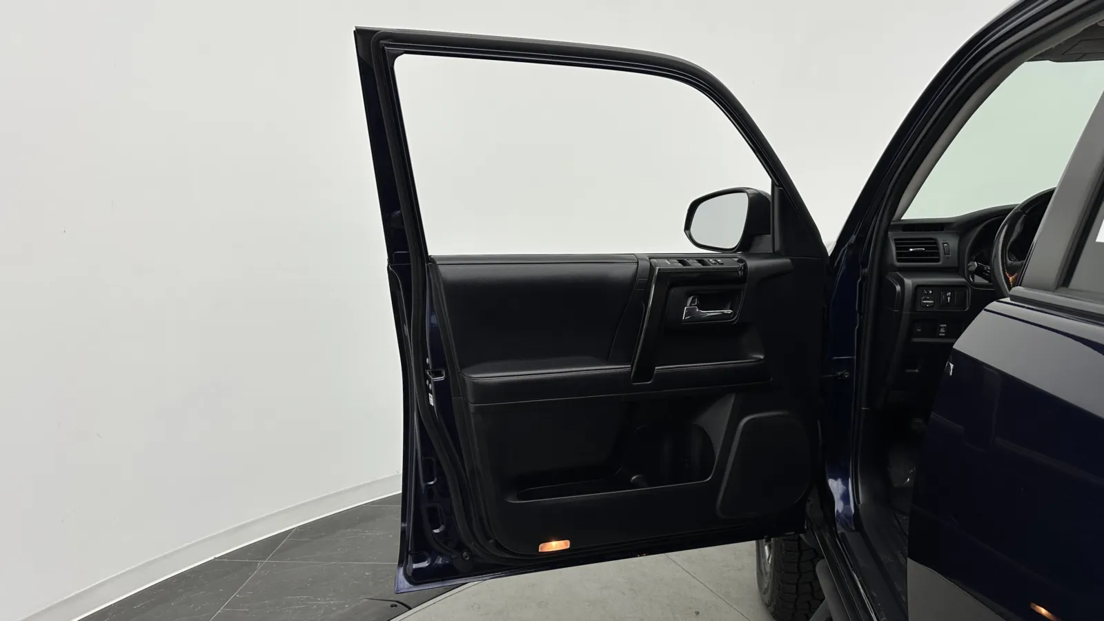 Toyota 4Runner photo 9