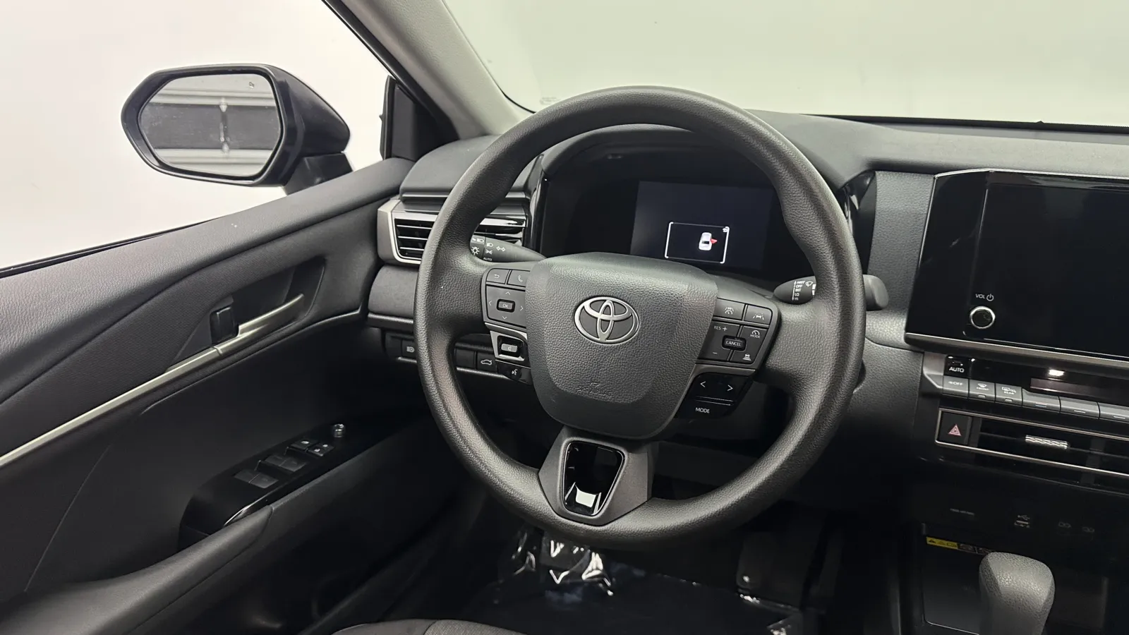 Toyota Camry photo 25