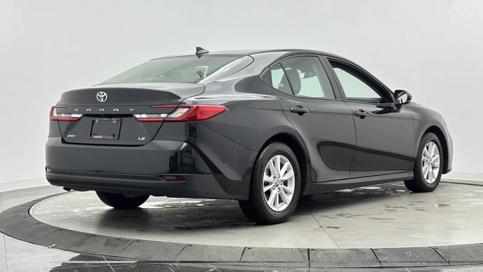 Toyota Camry photo 7