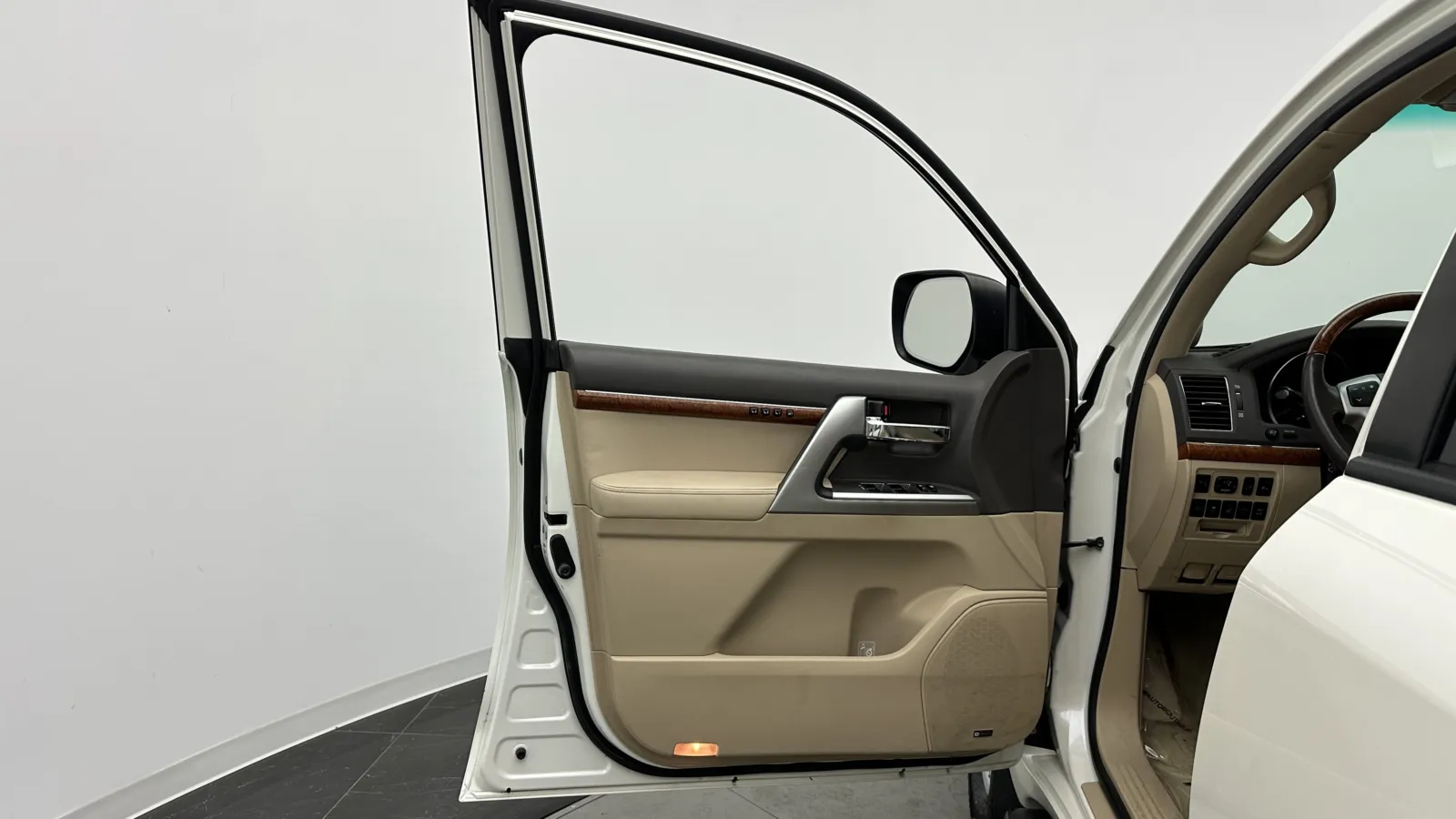 Toyota Land Cruiser photo 11
