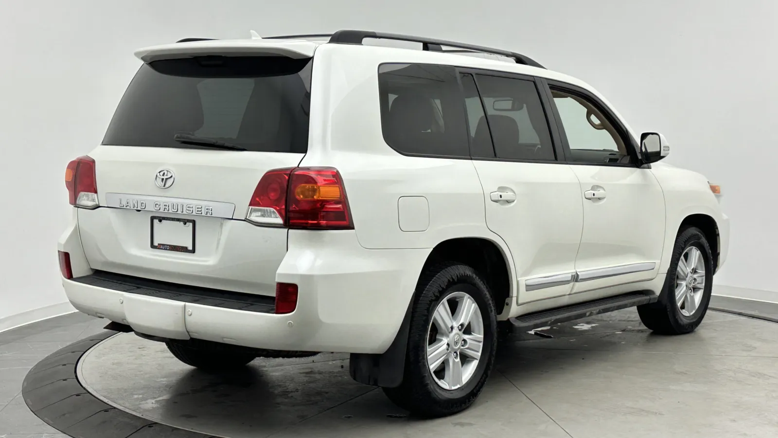 Toyota Land Cruiser photo 8