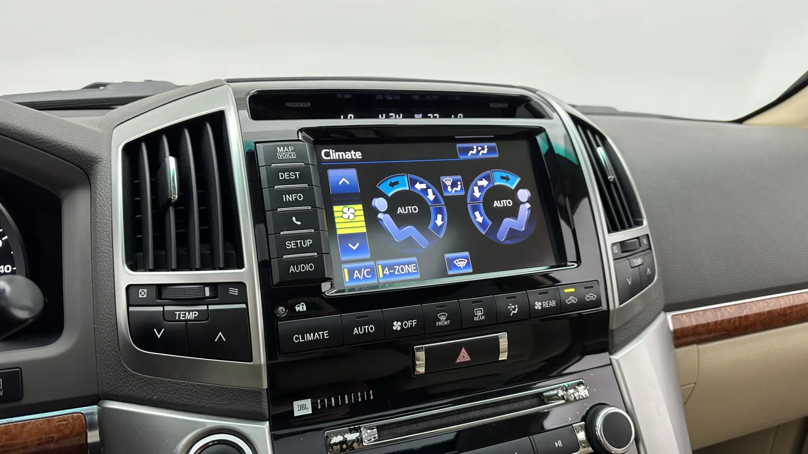 Toyota Land Cruiser photo 20