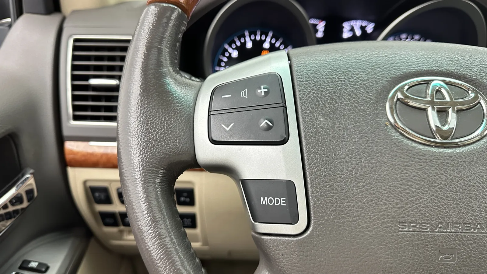 Toyota Land Cruiser photo 18