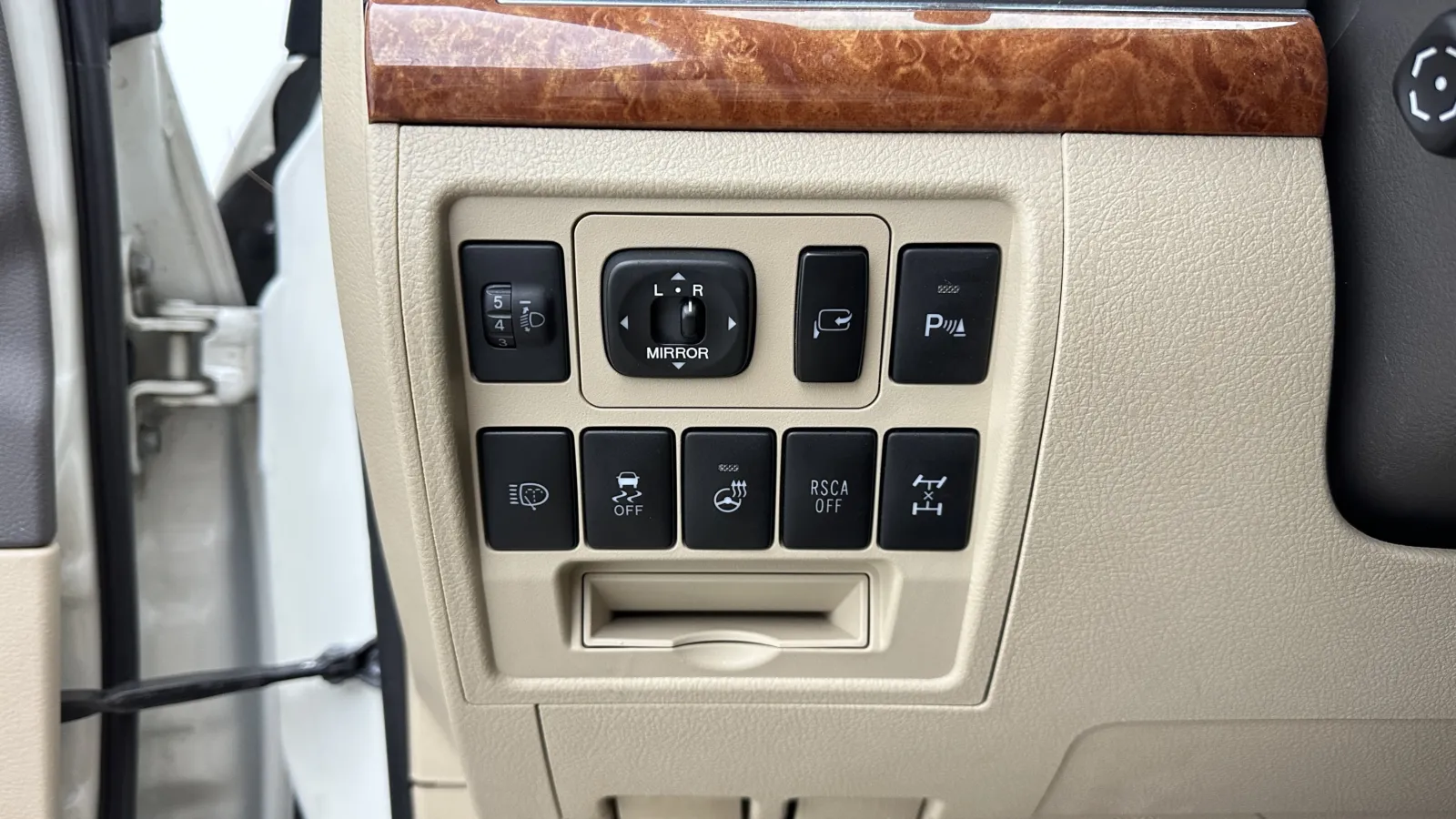 Toyota Land Cruiser photo 16
