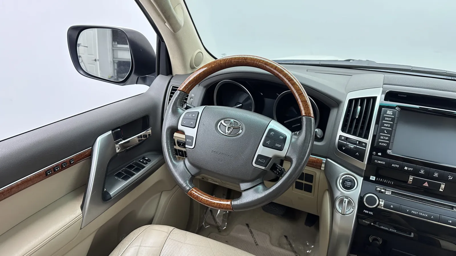 Toyota Land Cruiser photo 32