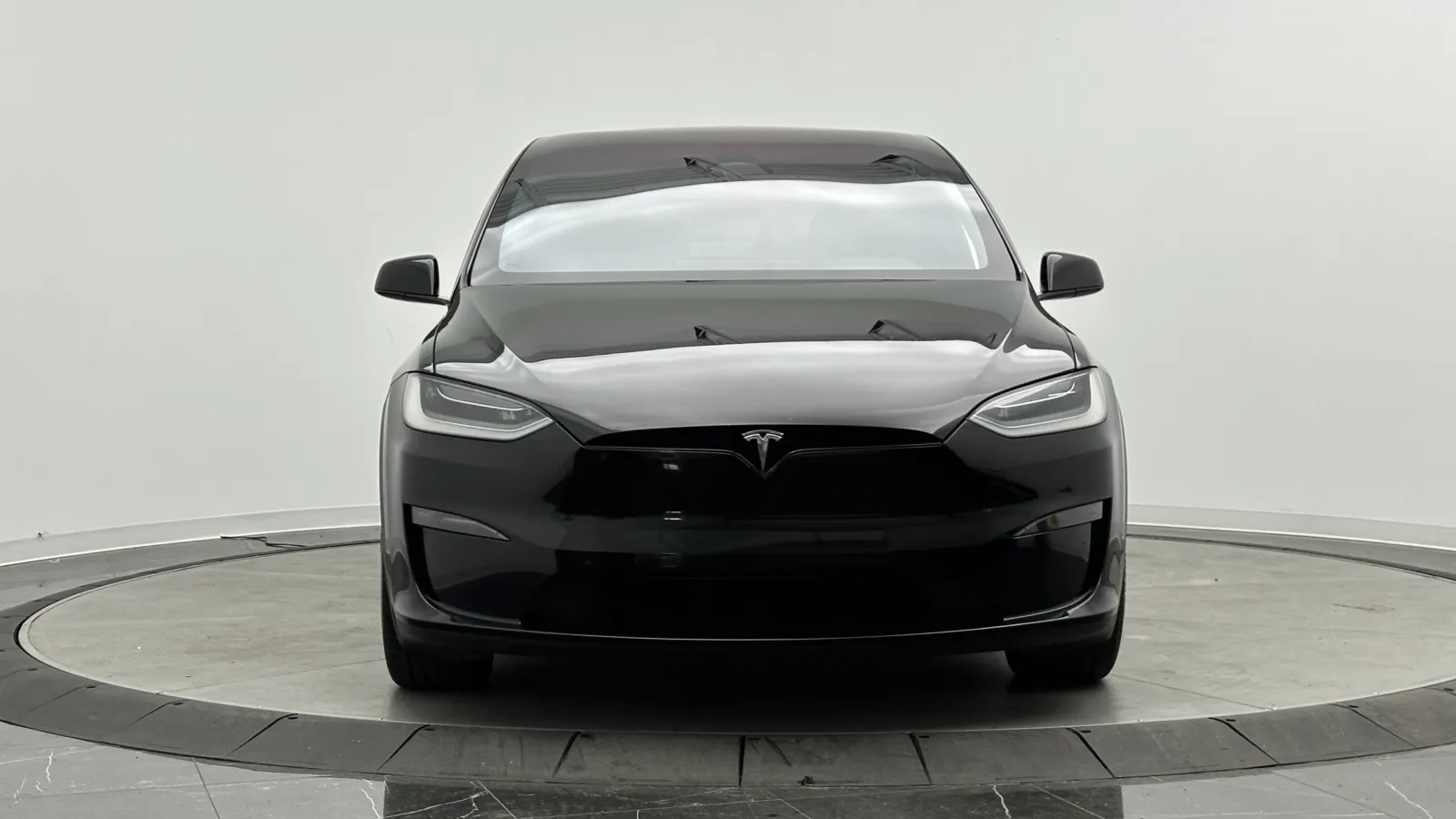 Tesla Model X photo 2