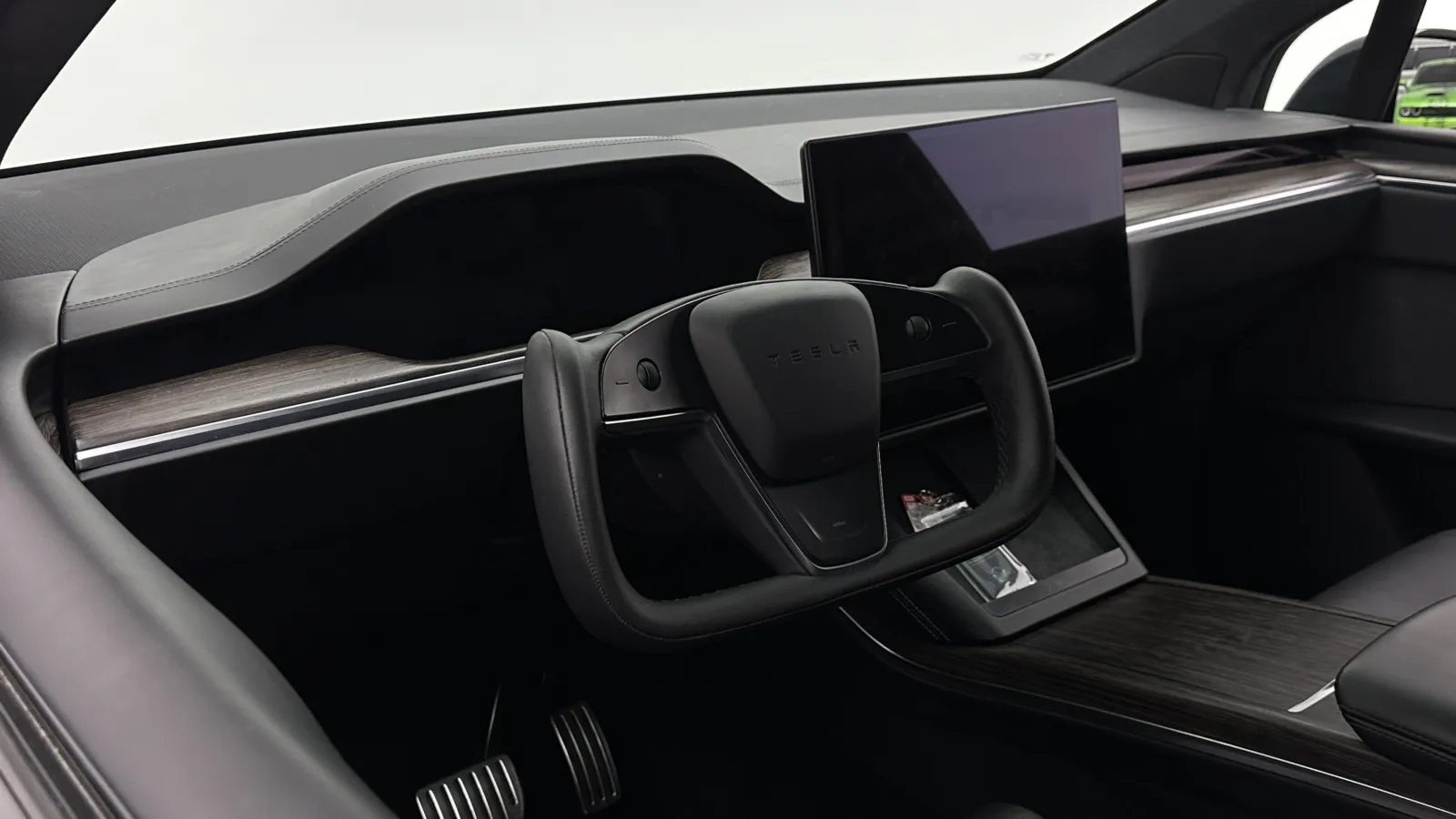 Tesla Model X photo 9