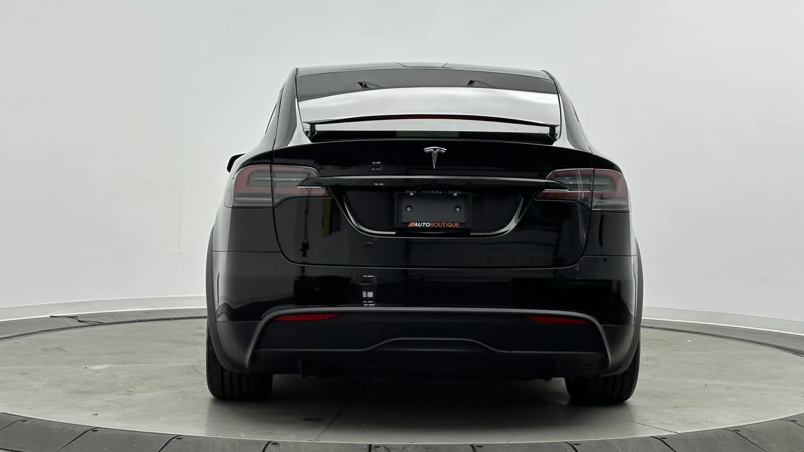 Tesla Model X photo 7