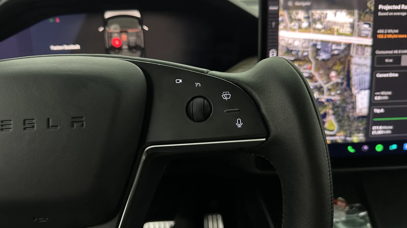 Tesla Model X photo 27