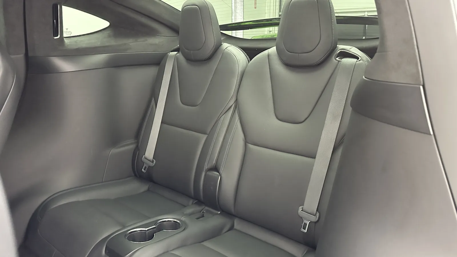 Tesla Model X photo 29