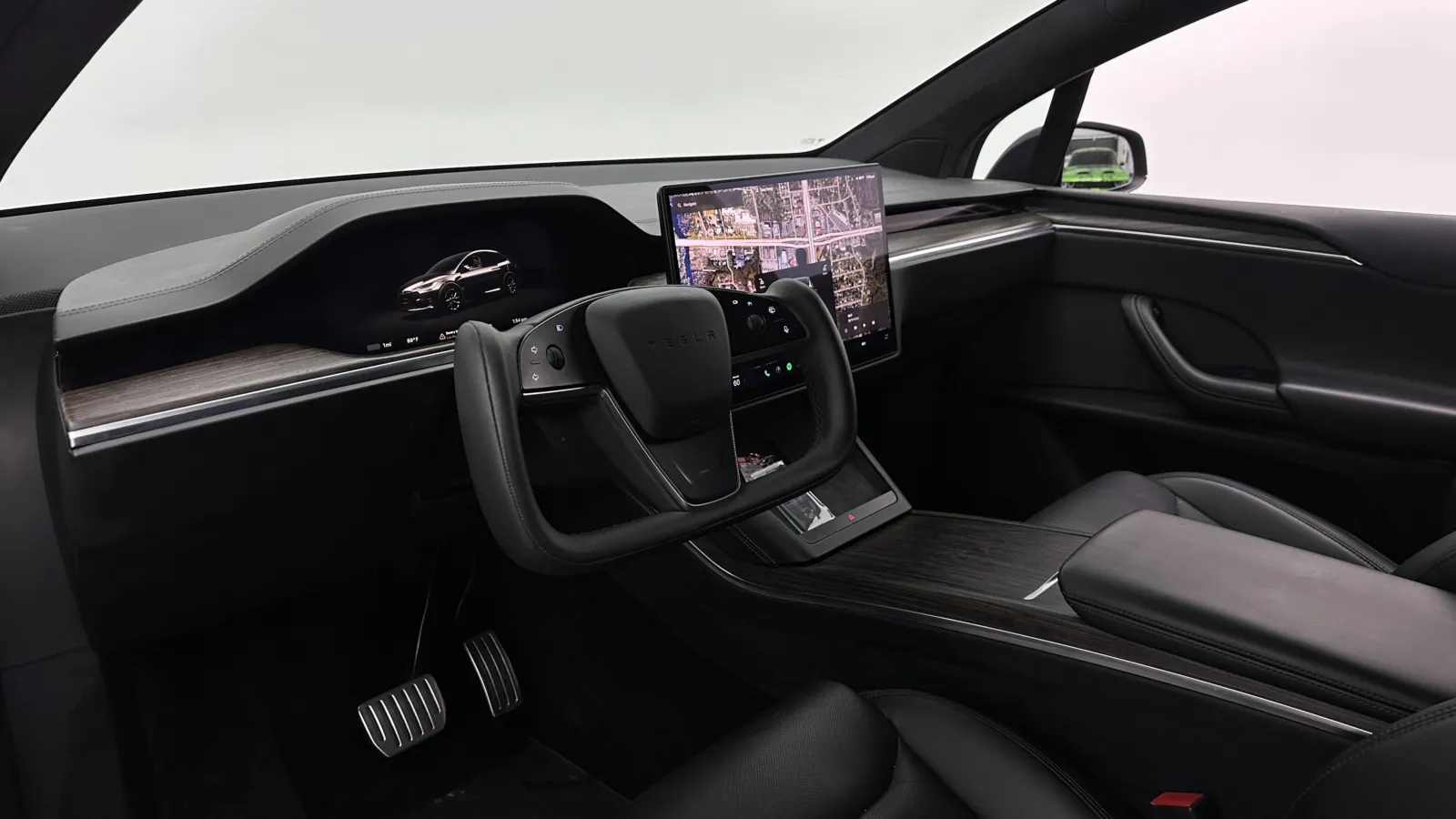Tesla Model X photo 11