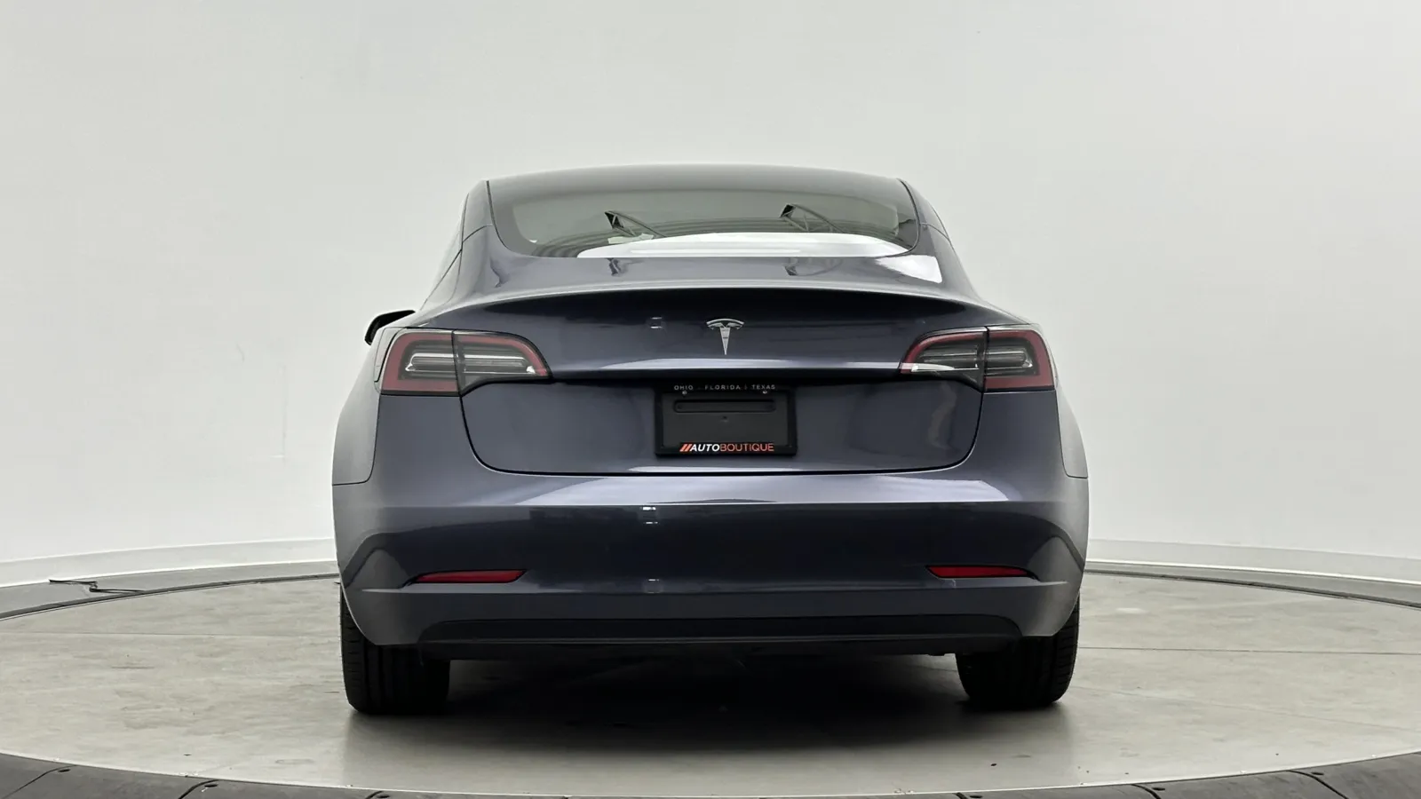Tesla Model 3 photo 7