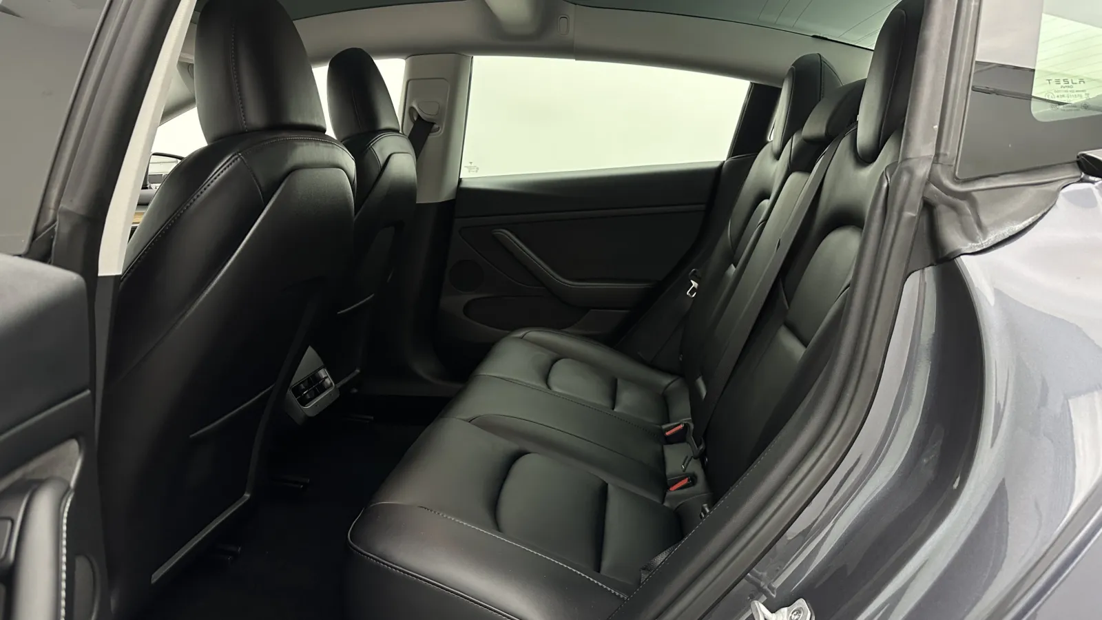 Tesla Model 3 photo 26