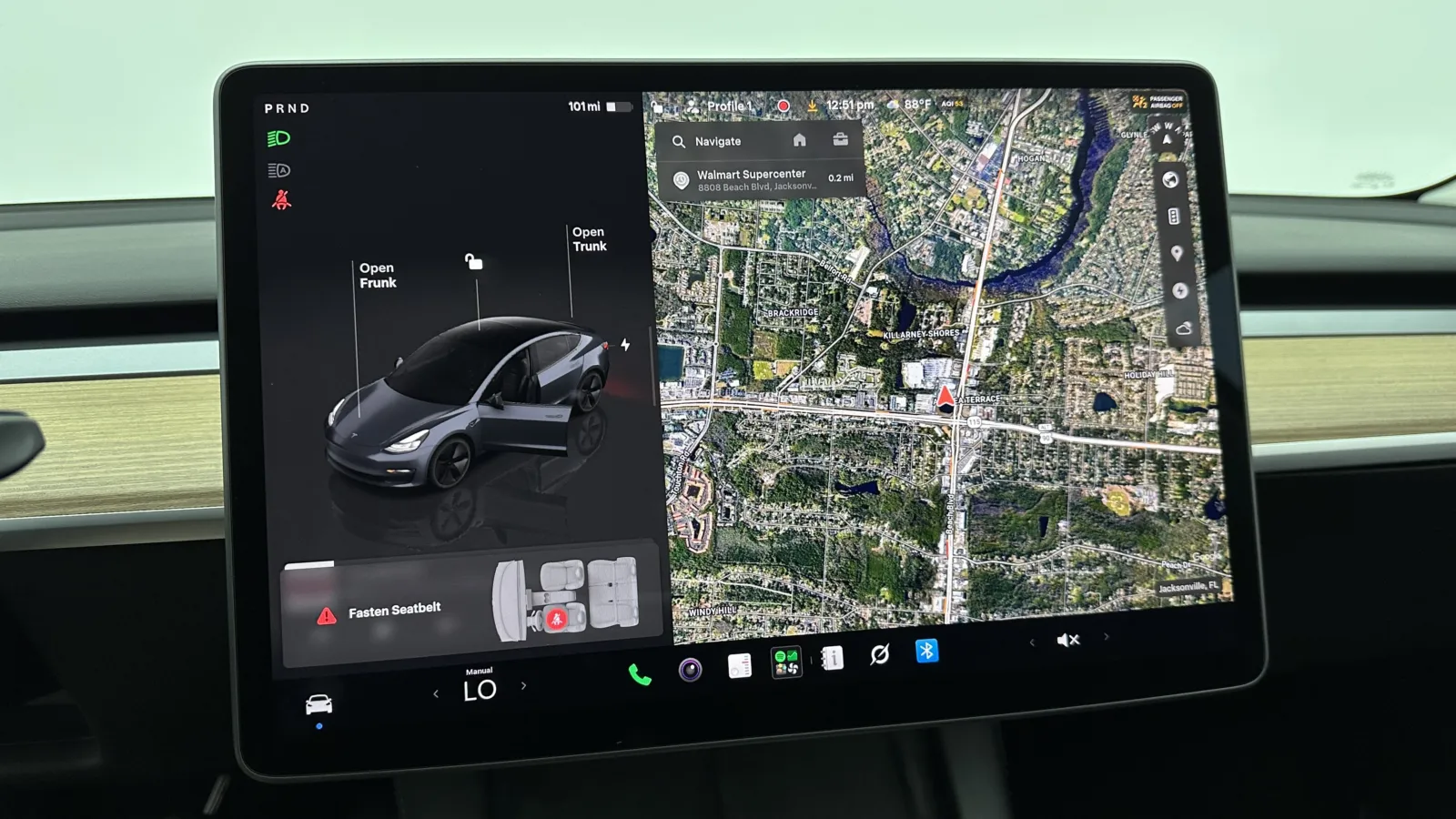 Tesla Model 3 photo 17