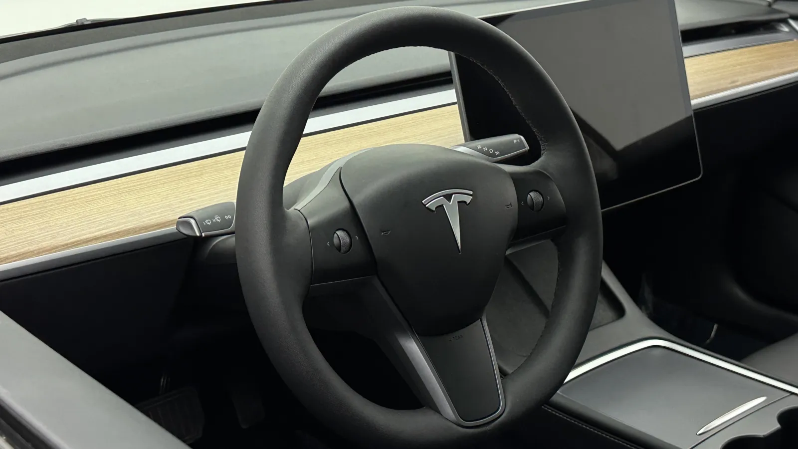 Tesla Model 3 photo 9