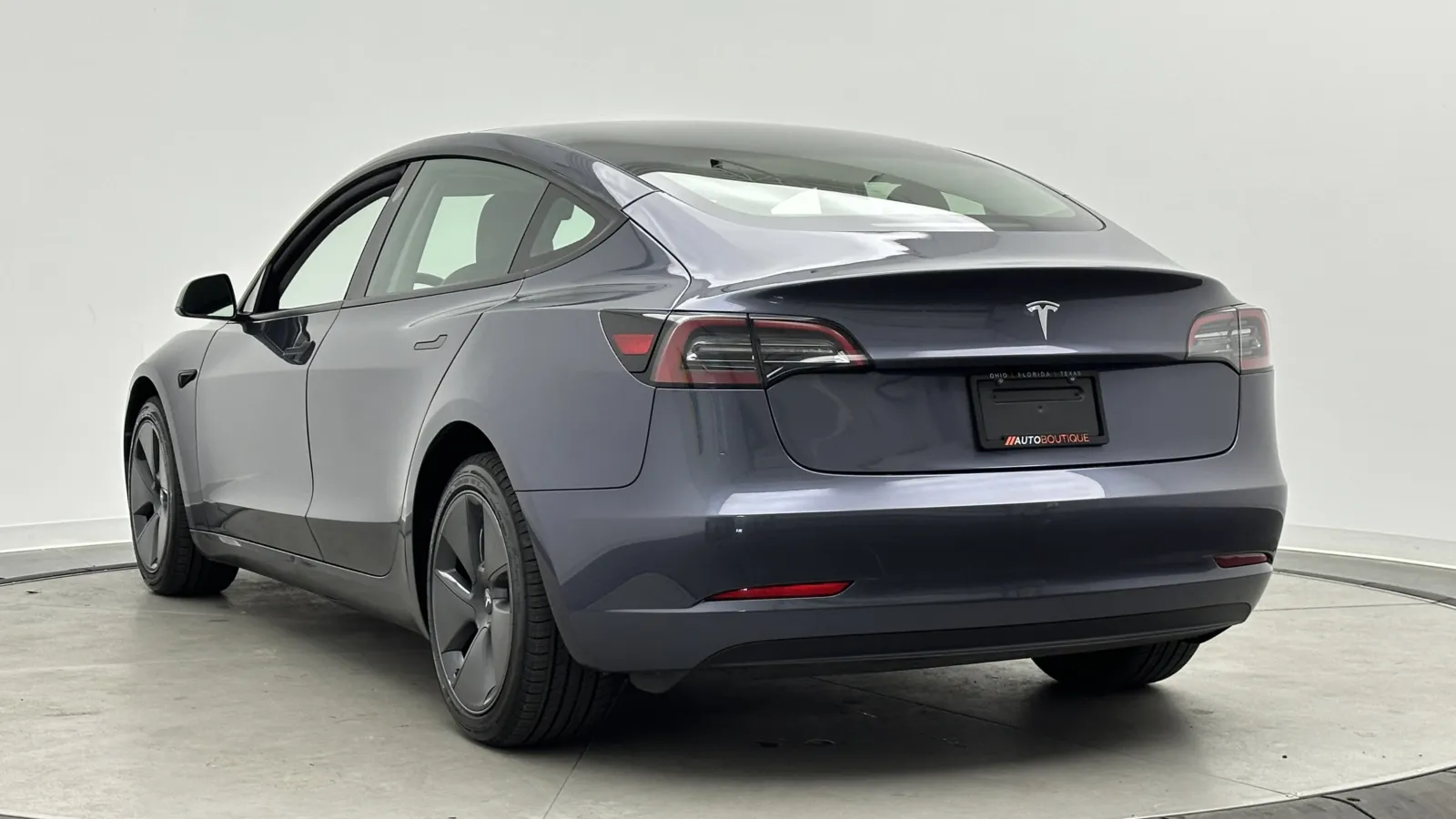 Tesla Model 3 photo 6
