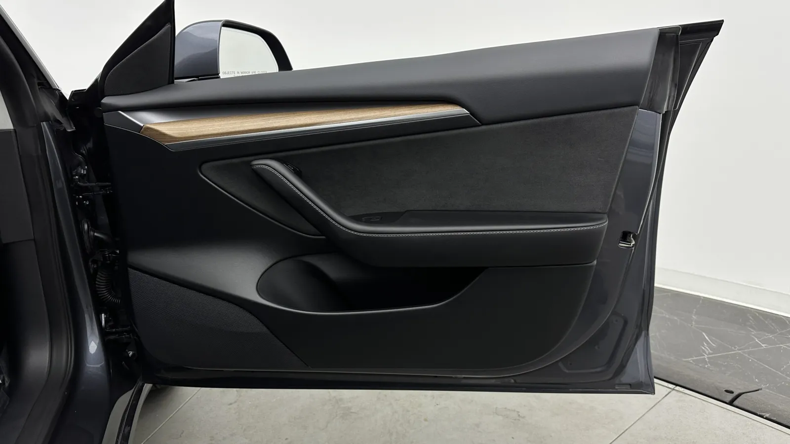 Tesla Model 3 photo 32