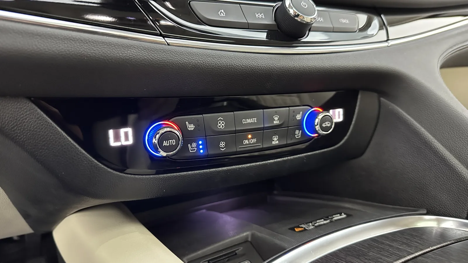 Buick Enclave photo 19