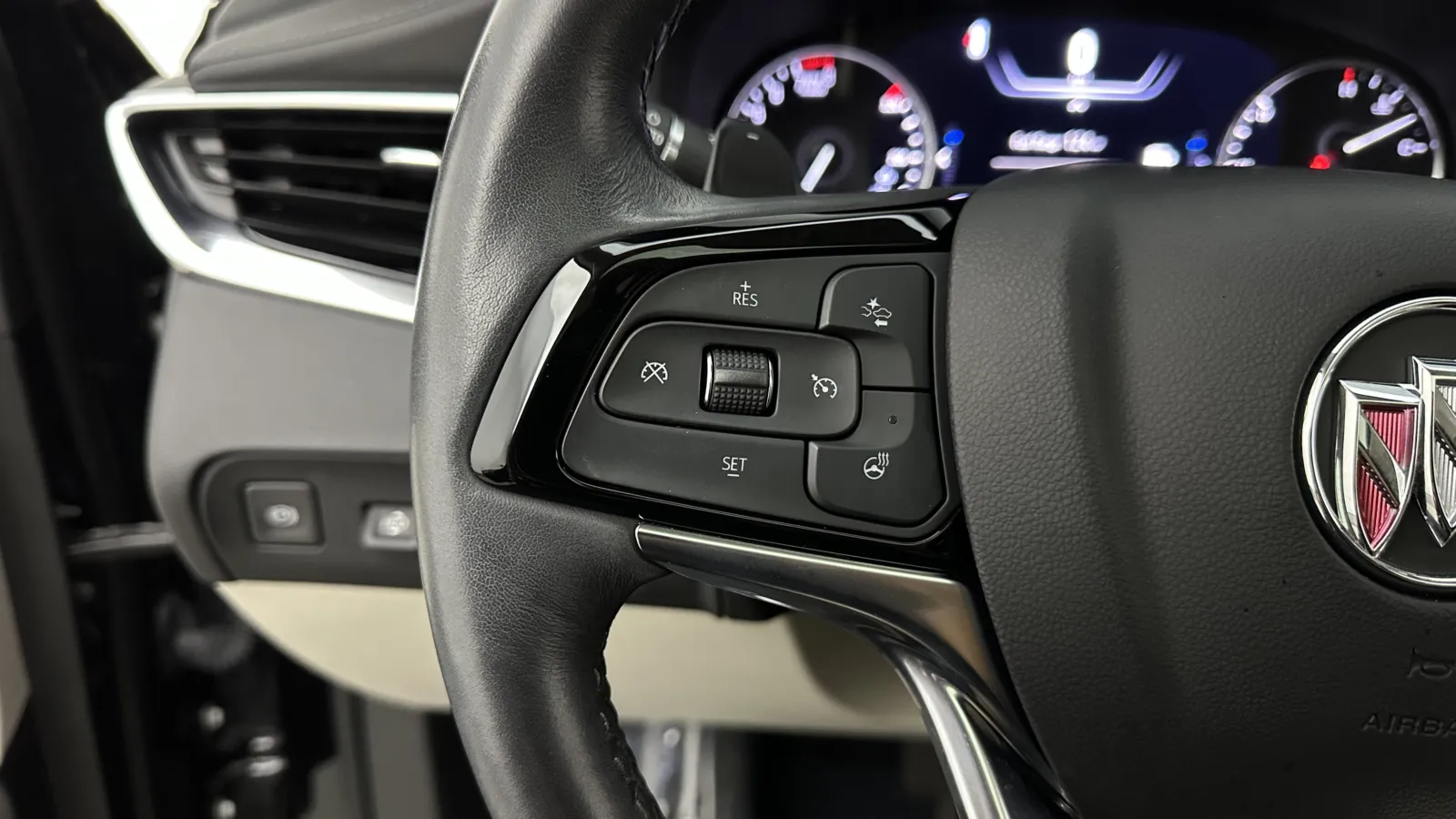 Buick Enclave photo 22