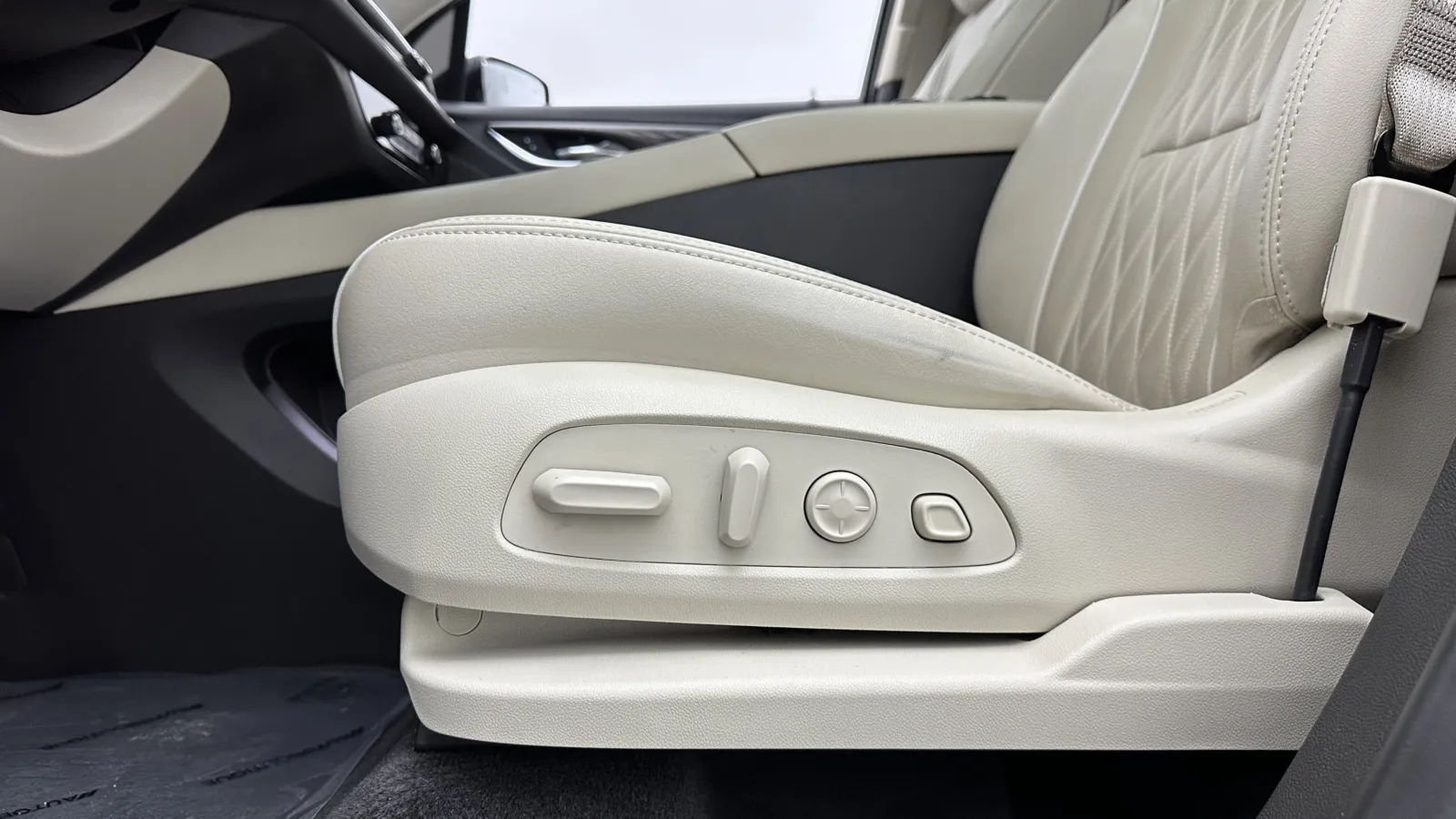 Buick Enclave photo 14