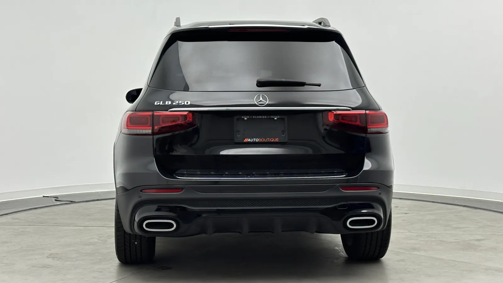 Mercedes-Benz GLB photo 7