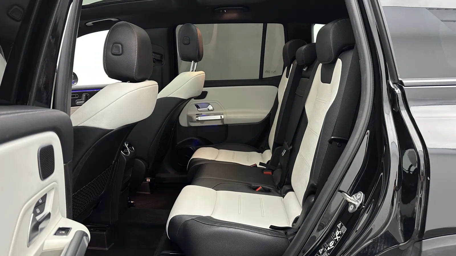Mercedes-Benz GLB photo 28