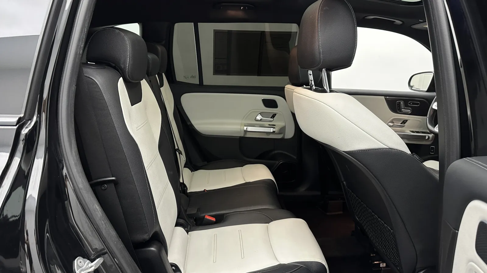 Mercedes-Benz GLB photo 33