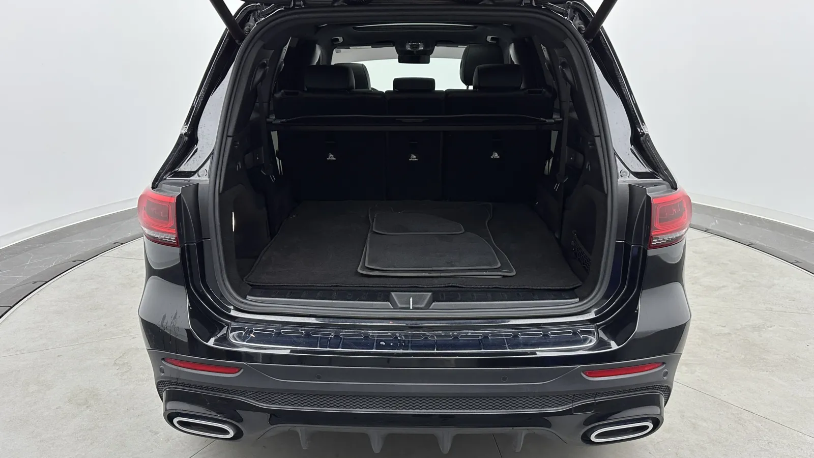 Mercedes-Benz GLB photo 30