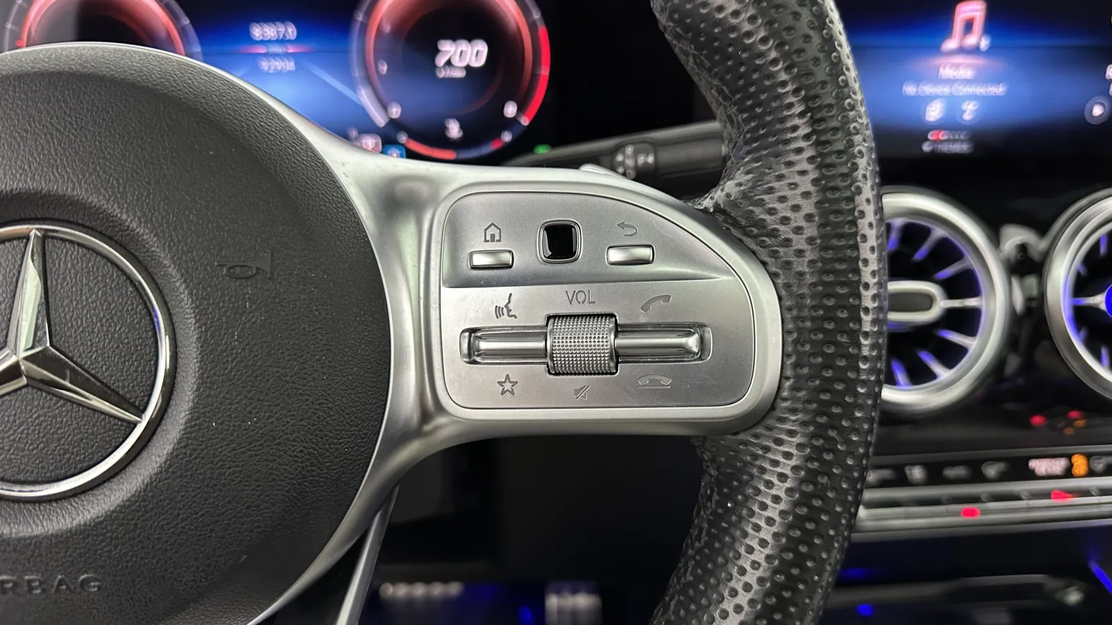 Mercedes-Benz GLB photo 25