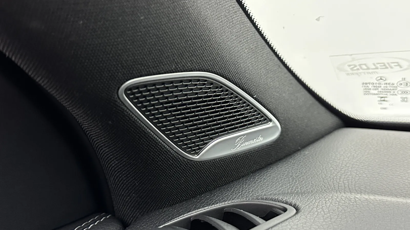 Mercedes-Benz GLB photo 26