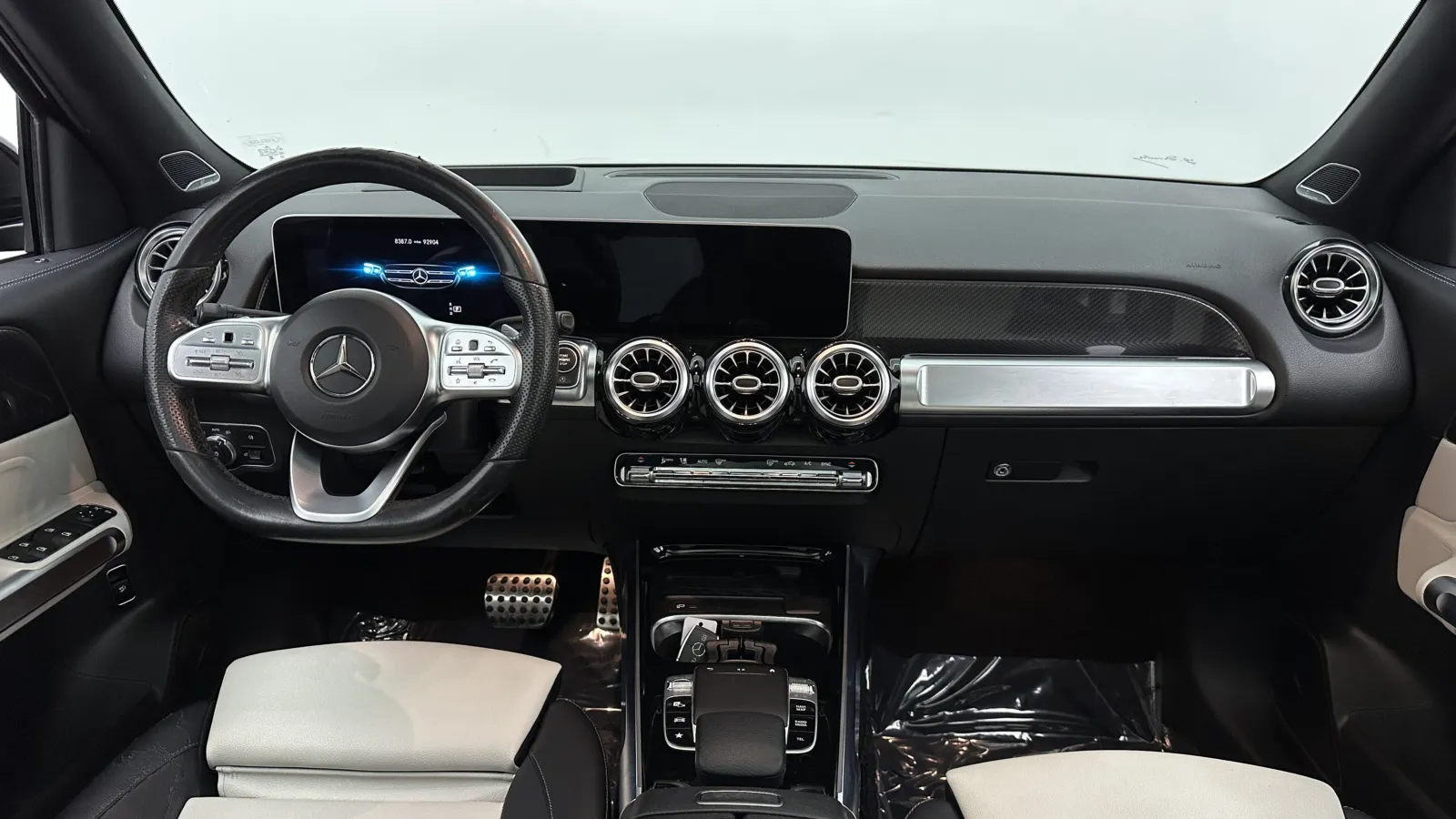 Mercedes-Benz GLB photo 36