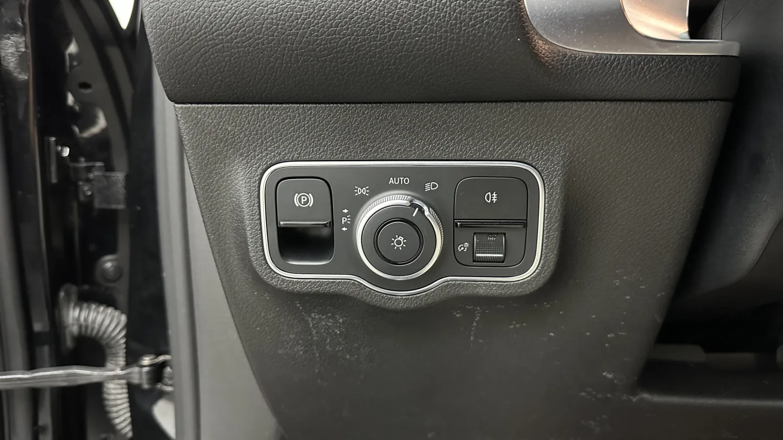 Mercedes-Benz GLB photo 17