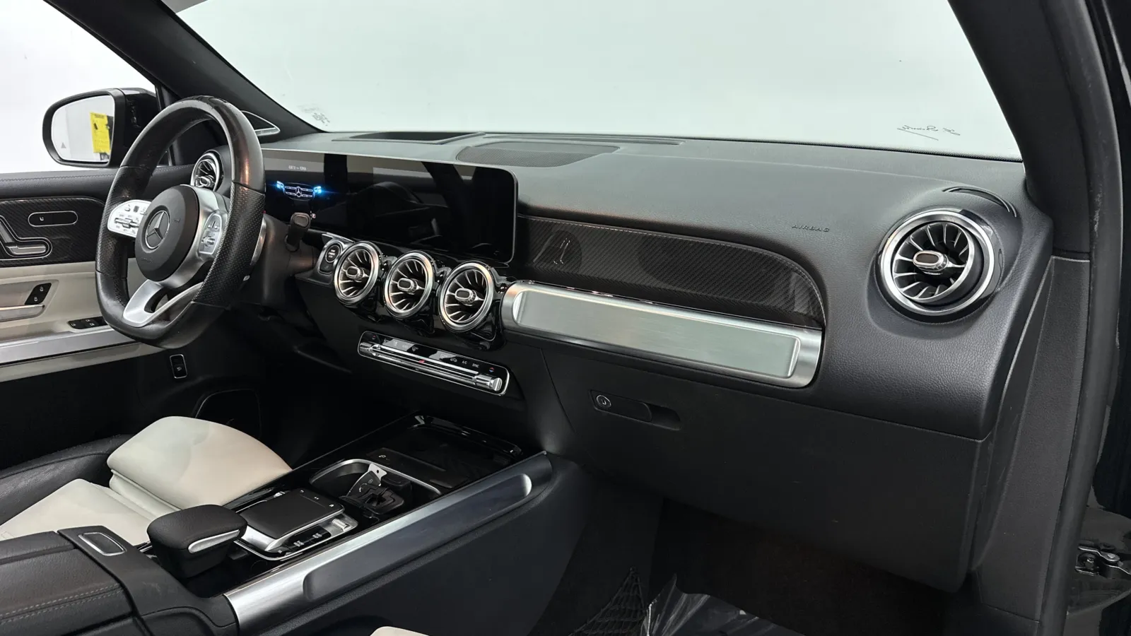 Mercedes-Benz GLB photo 41