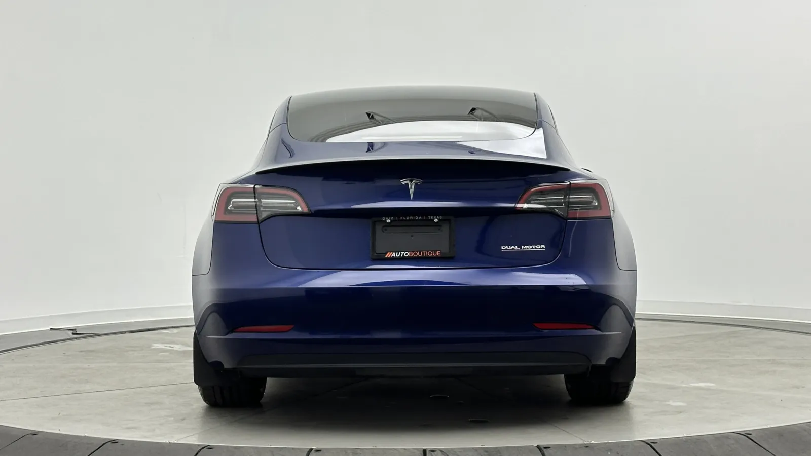 Tesla Model 3 photo 6
