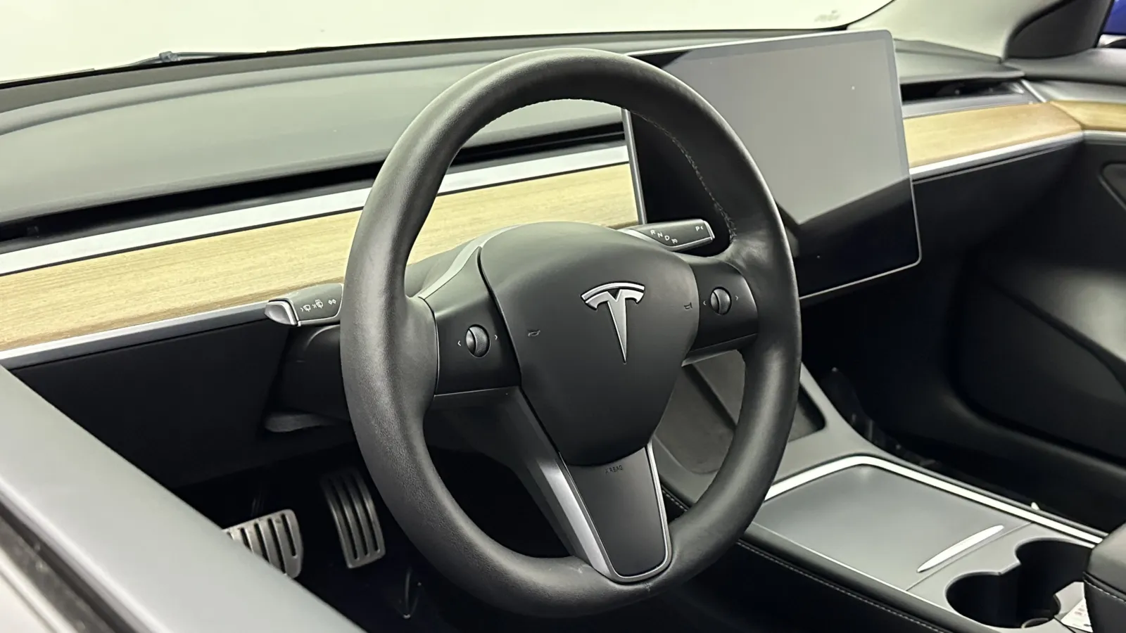 Tesla Model 3 photo 8