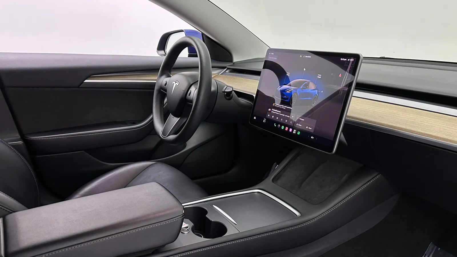 Tesla Model 3 photo 36