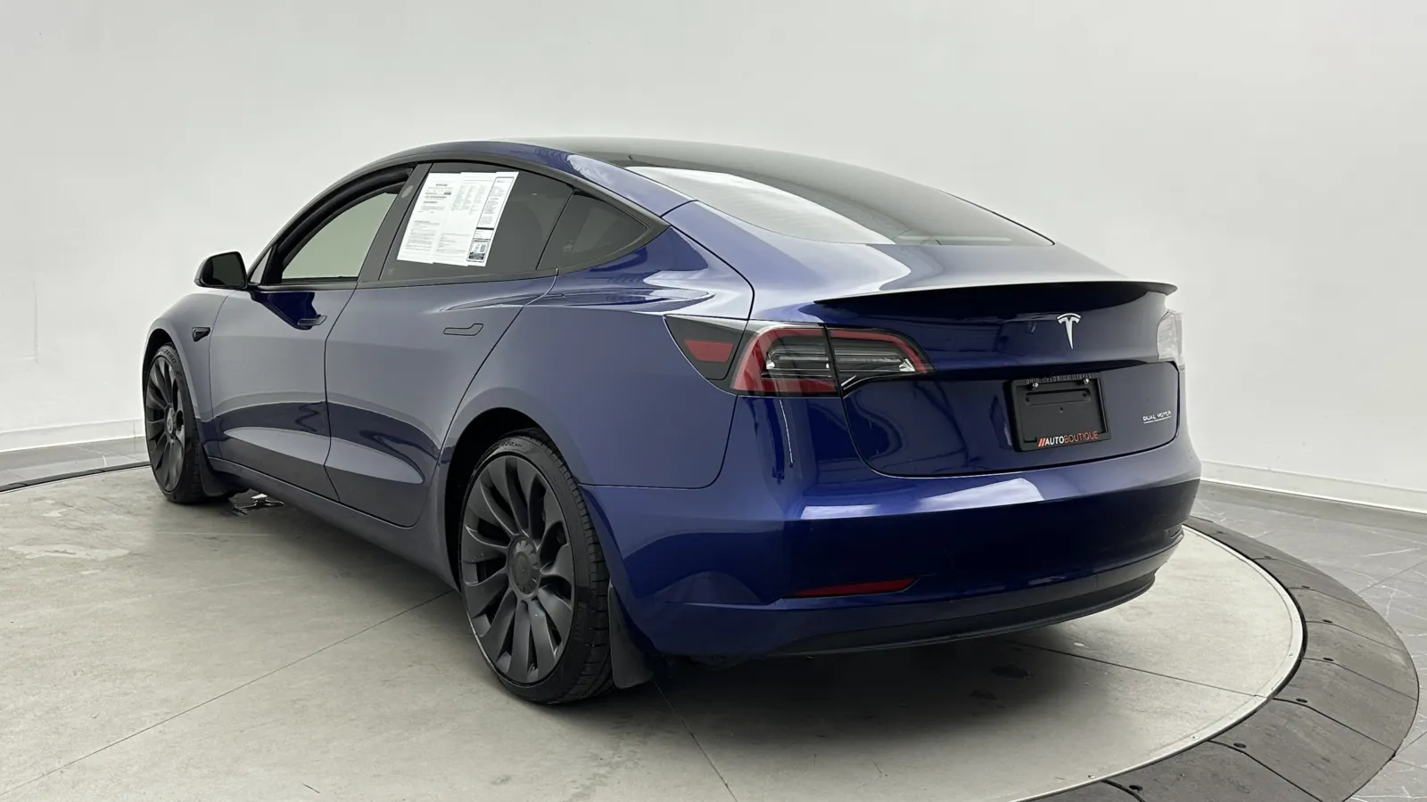 Tesla Model 3 photo 5