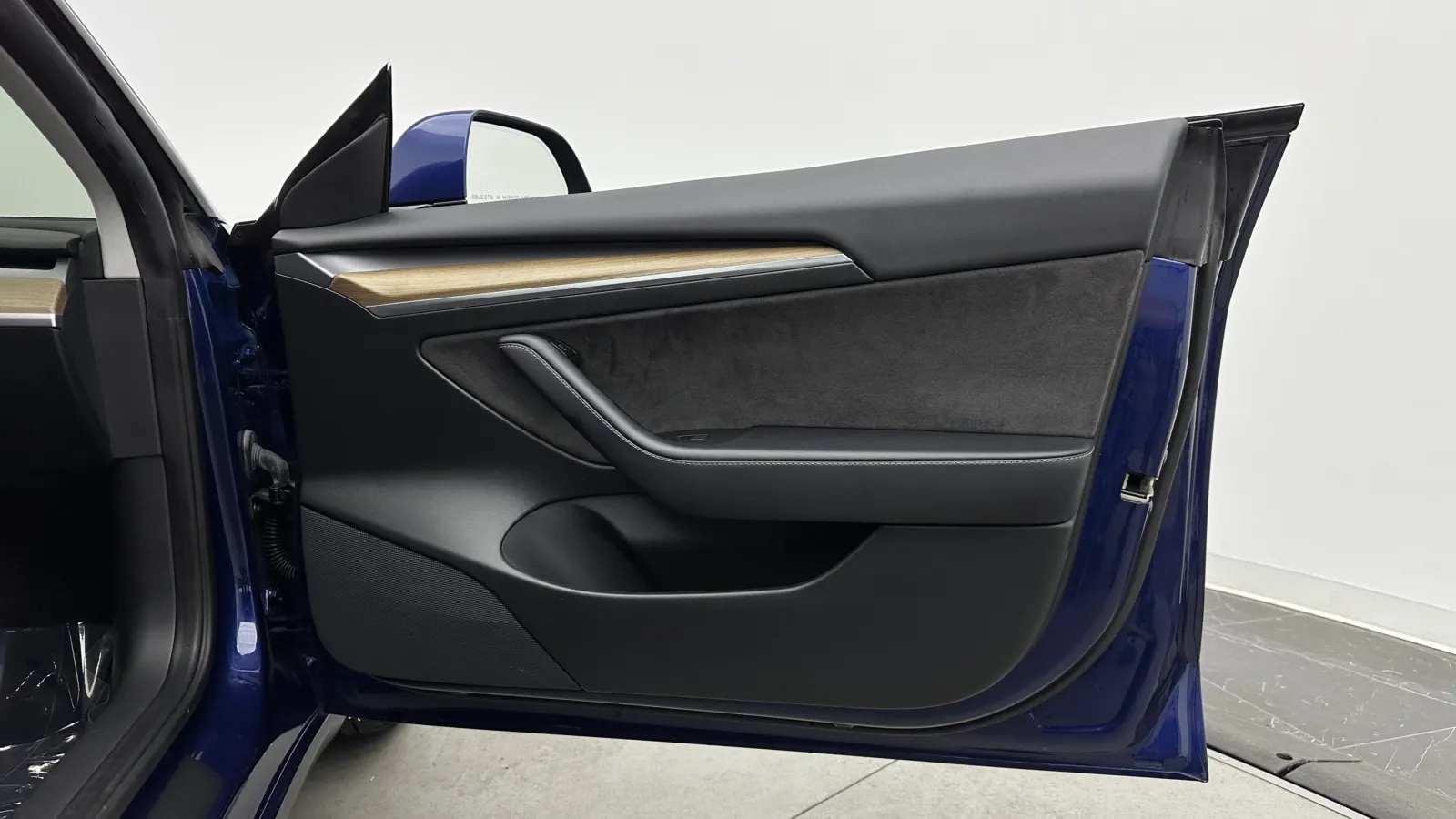 Tesla Model 3 photo 35