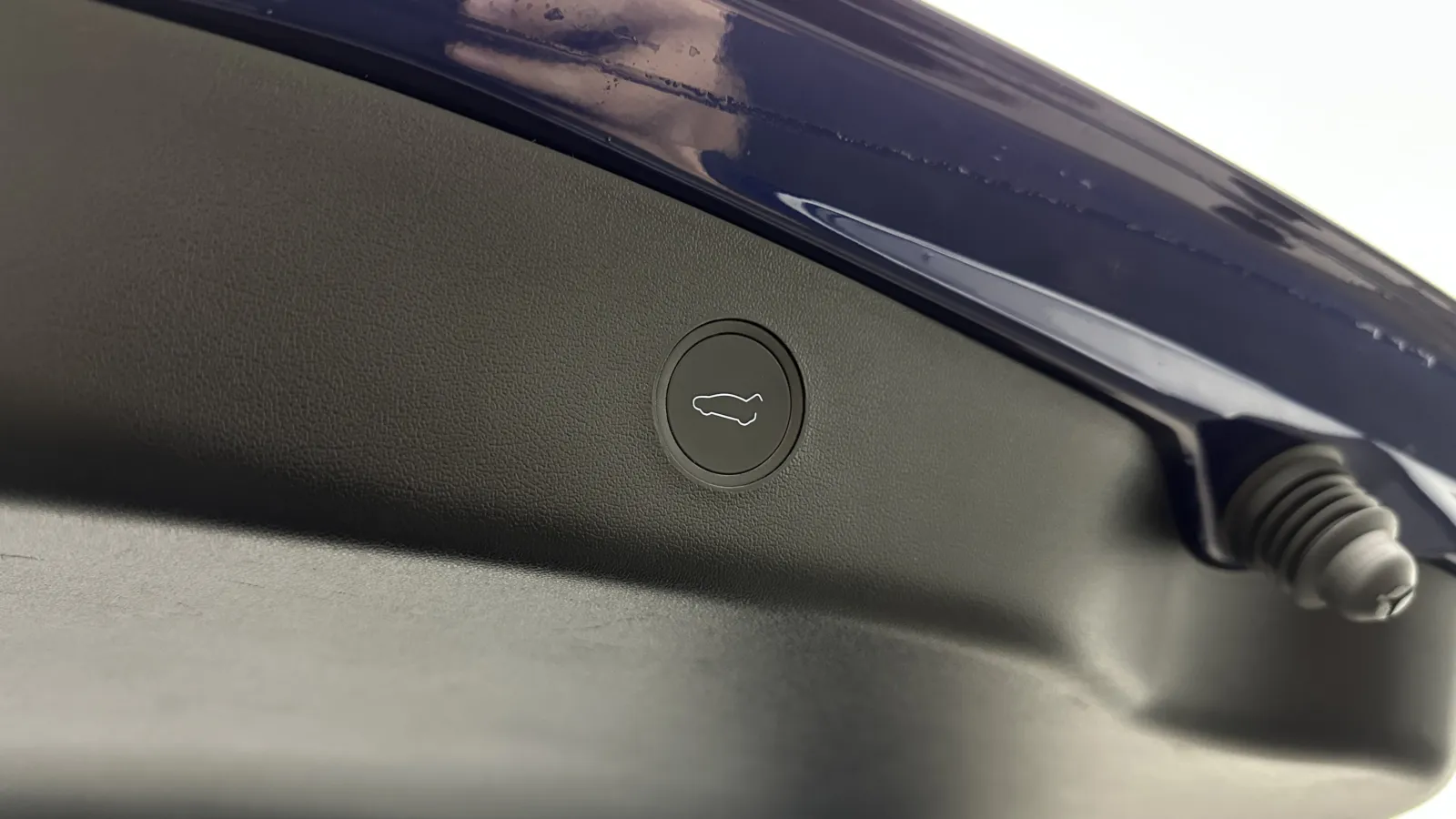 Tesla Model 3 photo 28