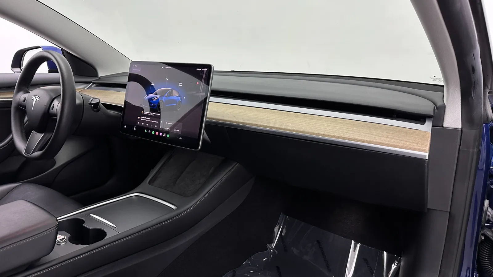 Tesla Model 3 photo 38