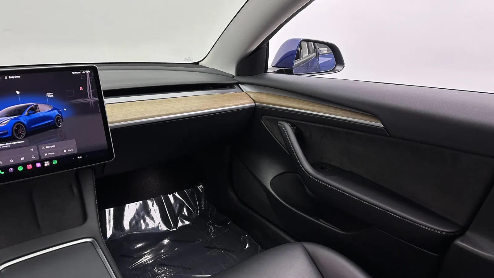Tesla Model 3 photo 34