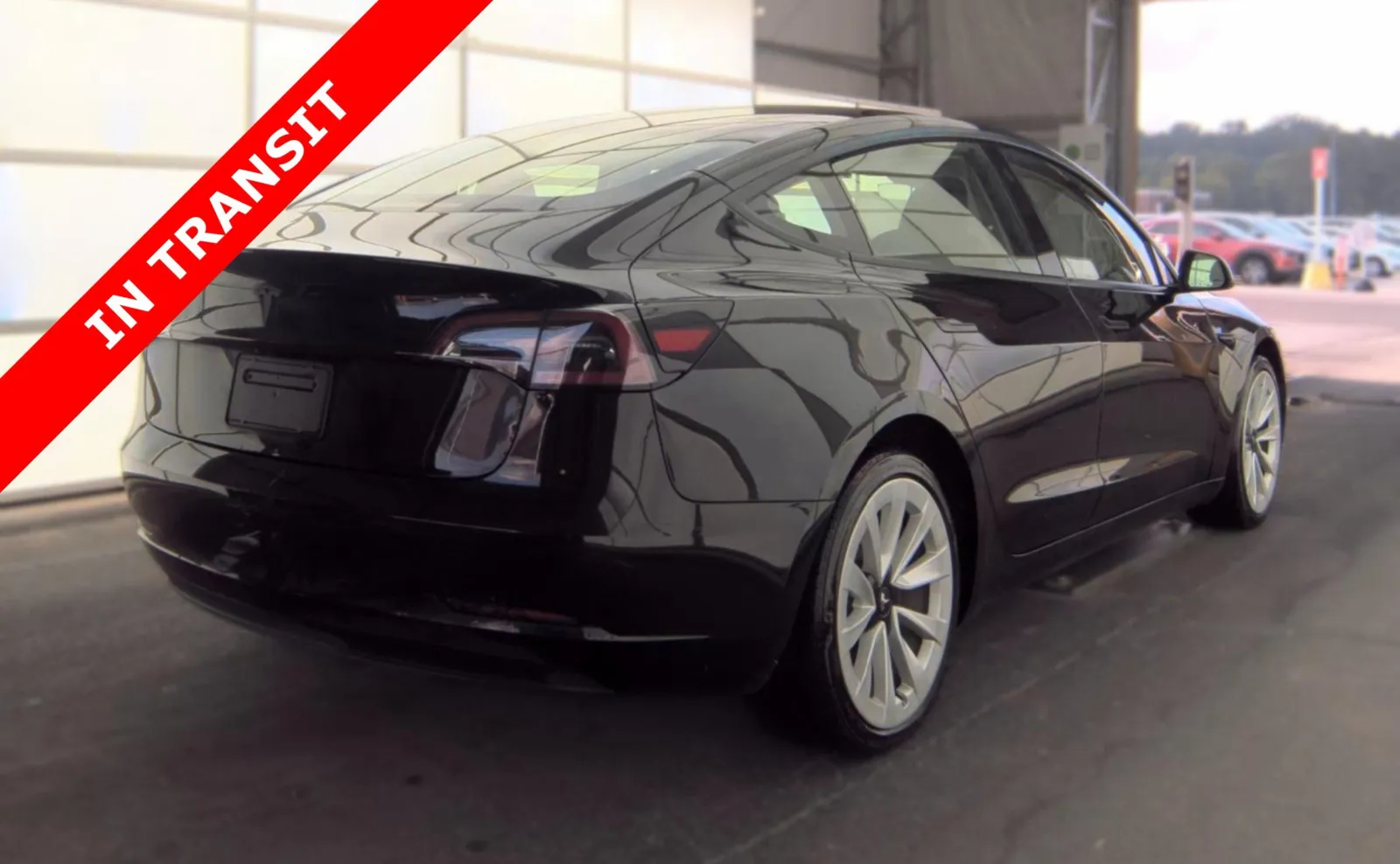 Tesla Model 3 photo 4
